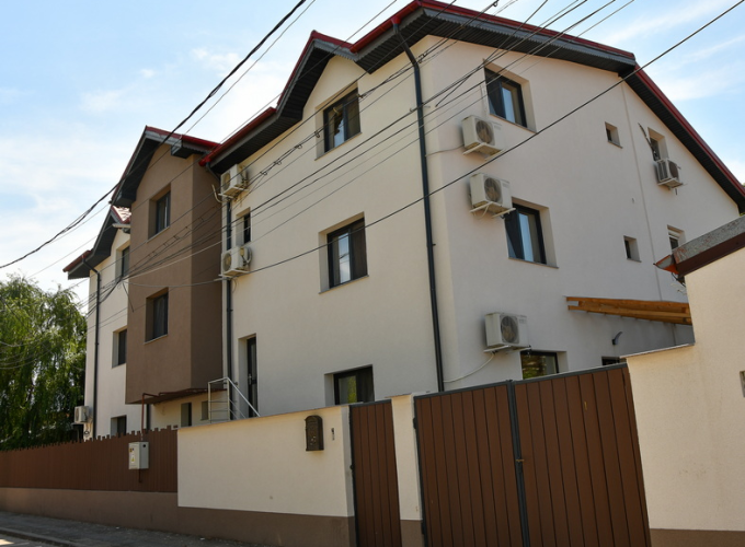 Căminul Acasă la Bunici — interior